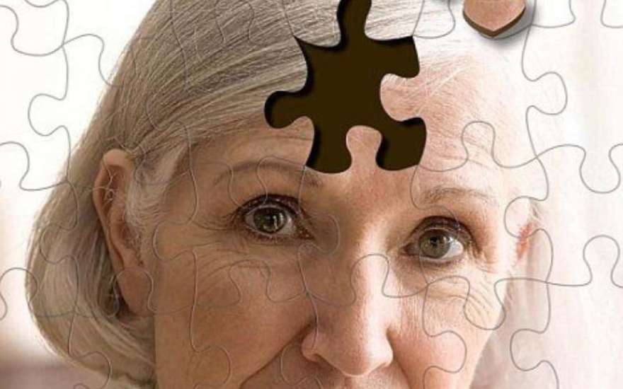 Старость мозга не грозит если видите. Старение мозга. Мозг в старости. Нарушение памяти в пожилом возрасте.