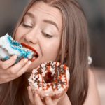 Компульсивное переедание (психогенное переедание): симптомы и признаки