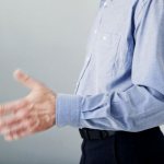 Тремор кистей может иметь множество разных причин